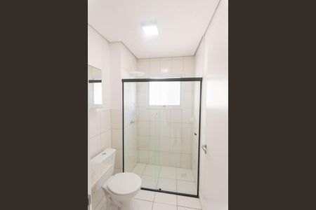 Banheiro de apartamento à venda com 2 quartos, 52m² em Jardim Novo Maracana, Campinas