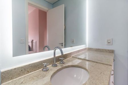 Banheiro da Suíte de apartamento para alugar com 2 quartos, 58m² em Centro, Mogi das Cruzes