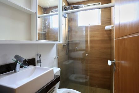 Banheiro de apartamento para alugar com 2 quartos, 50m² em Taquaril, Belo Horizonte