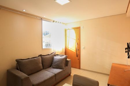 Sala de apartamento para alugar com 2 quartos, 50m² em Taquaril, Belo Horizonte