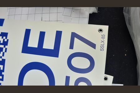 Placa instalada de apartamento à venda com 3 quartos, 134m² em Serra, Belo Horizonte
