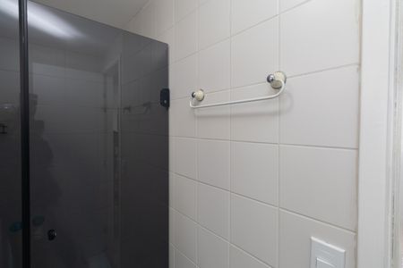Banheiro de apartamento à venda com 3 quartos, 79m² em Vila Paiva, São Paulo