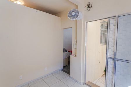 Sala de casa para alugar com 2 quartos, 300m² em São Lucas, Belo Horizonte