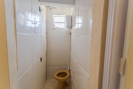 Casa para alugar com 300m², 2 quartos e sem vaga Casa para alugar com 300m², 2 quartos e sem vagaBanheiro social