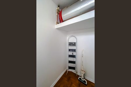 Apartamento à venda com 176m², 3 quartos e 1 vaga Apartamento à venda com 176m², 3 quartos e 1 vagaQuarto de Serviço