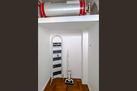 Apartamento à venda com 176m², 3 quartos e 1 vaga Apartamento à venda com 176m², 3 quartos e 1 vagaQuarto de Serviço