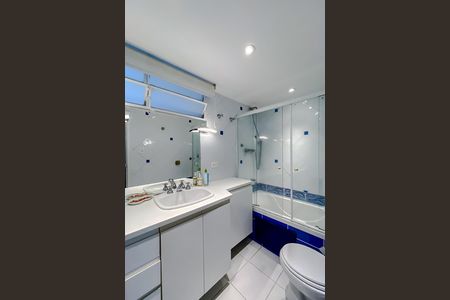 Apartamento à venda com 176m², 3 quartos e 1 vaga Apartamento à venda com 176m², 3 quartos e 1 vagaBanheiro da Suíte