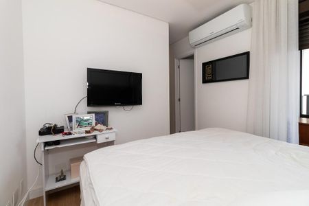 Suíte Master de apartamento para alugar com 4 quartos, 220m² em Alto da Lapa, São Paulo