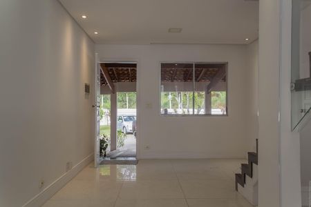 Sala de casa de condomínio para alugar com 2 quartos, 125m² em Parque Espacial, São Bernardo do Campo