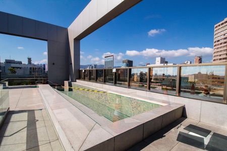 Studio para alugar com 42m², 1 quarto e 1 vaga Studio para alugar com 42m², 1 quarto e 1 vagaÁrea comum - Piscina