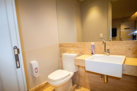 Studio para alugar com 42m², 1 quarto e 1 vaga Studio para alugar com 42m², 1 quarto e 1 vagaBanheiro do Coworking