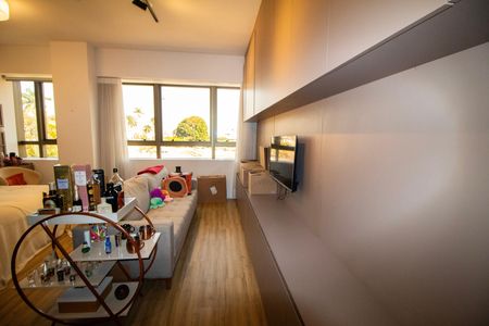 Sala de Estar de kitnet/studio para alugar com 1 quarto, 42m² em Barro Preto, Belo Horizonte