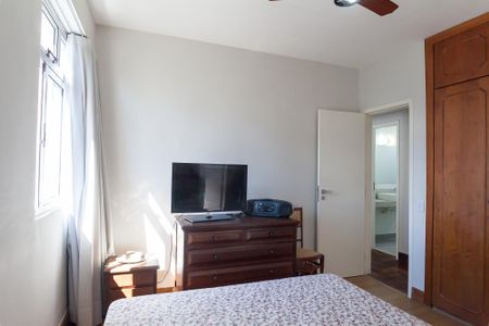 suite de apartamento à venda com 2 quartos, 60m² em Coracao de Jesus, Belo Horizonte