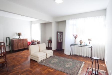 Apartamento à venda com 2 quartos, 60m² em Coracao de Jesus, Belo Horizonte