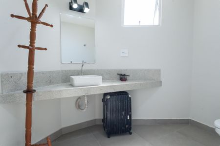 Banheiro suite de apartamento à venda com 2 quartos, 60m² em Coracao de Jesus, Belo Horizonte