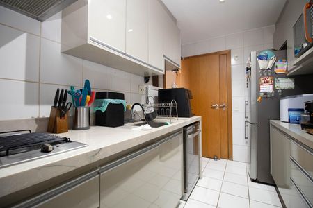 Apartamento à venda com 100m², 3 quartos e 1 vaga Apartamento à venda com 100m², 3 quartos e 1 vagaCozinha e Área de Serviço