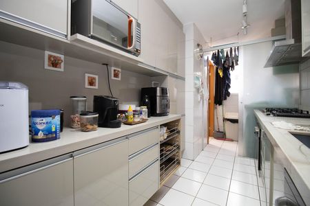 Apartamento à venda com 100m², 3 quartos e 1 vaga Apartamento à venda com 100m², 3 quartos e 1 vagaCozinha e Área de Serviço