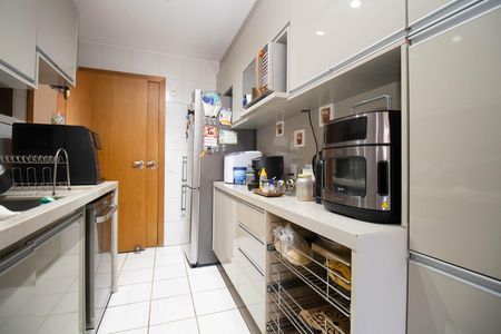 Apartamento à venda com 100m², 3 quartos e 1 vaga Apartamento à venda com 100m², 3 quartos e 1 vagaCozinha e Área de Serviço