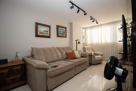 Apartamento à venda com 100m², 3 quartos e 1 vaga Apartamento à venda com 100m², 3 quartos e 1 vagaSala