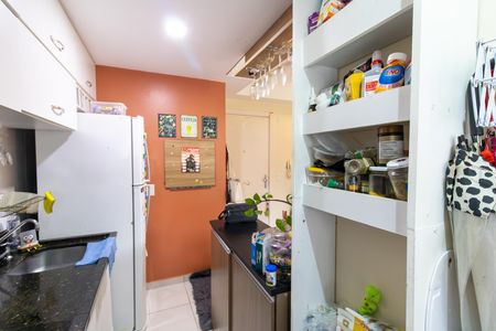 Cozinha de apartamento à venda com 2 quartos, 55m² em Azenha, Porto Alegre
