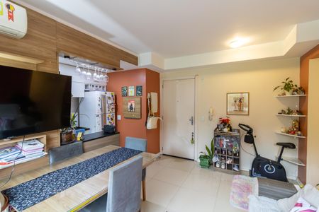 Sala de apartamento à venda com 2 quartos, 55m² em Azenha, Porto Alegre