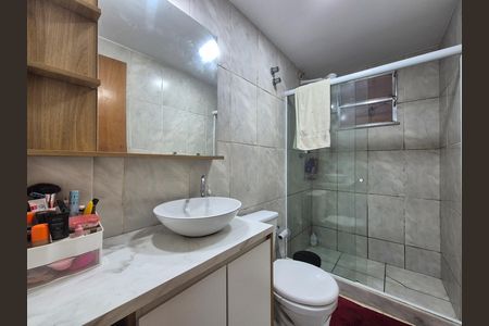 Casa à venda com 60m², 2 quartos e 1 vaga Casa à venda com 60m², 2 quartos e 1 vagaBanheiro social
