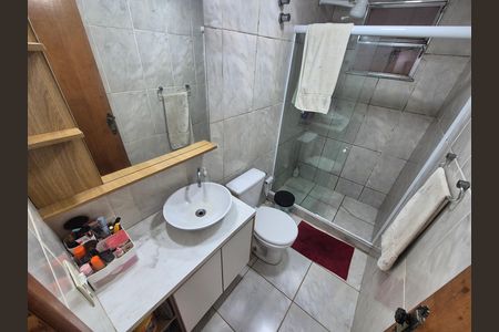 Casa à venda com 60m², 2 quartos e 1 vaga Casa à venda com 60m², 2 quartos e 1 vagaBanheiro social