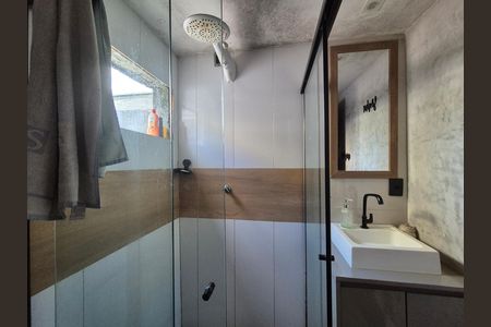 Casa à venda com 60m², 2 quartos e 1 vaga Casa à venda com 60m², 2 quartos e 1 vagaBanheiro social