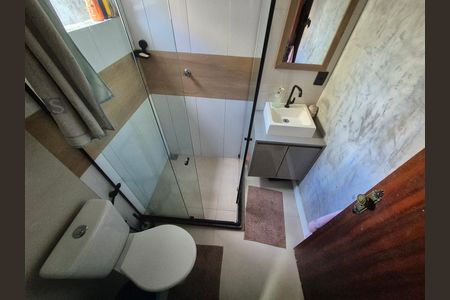 Casa à venda com 60m², 2 quartos e 1 vaga Casa à venda com 60m², 2 quartos e 1 vagaBanheiro social