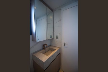 Apartamento para alugar com 57m², 2 quartos e 1 vaga Apartamento para alugar com 57m², 2 quartos e 1 vagaBanheiro da Suíte