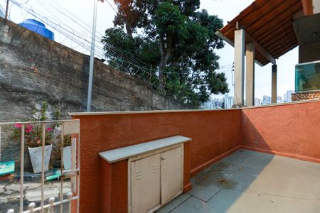 Varanda e entrada de casa à venda com 2 quartos, 92m² em Vila Pauliceia, São Paulo