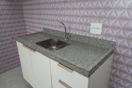 Cozinha de apartamento para alugar com 1 quarto, 31m² em Vila Albertina, São Paulo