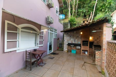 Casa de condomínio à venda com 523m², 3 quartos e 2 vagasÁrea externa