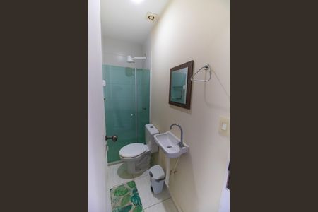 Casa de condomínio à venda com 523m², 3 quartos e 2 vagasBanheiro de serviço