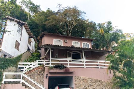 Casa de condomínio à venda com 523m², 3 quartos e 2 vagasFachada