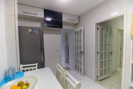 Casa de condomínio à venda com 523m², 3 quartos e 2 vagasCozinha