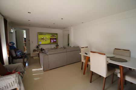 Sala de casa de condomínio para alugar com 2 quartos, 70m² em Itanhangá, Rio de Janeiro