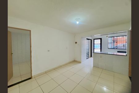 Casa para alugar com 90m², 3 quartos e 1 vaga Casa para alugar com 90m², 3 quartos e 1 vagaSala