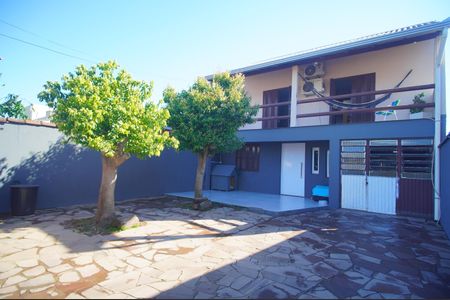 Quintal de casa à venda com 3 quartos, 210m² em Santos Dumont, São Leopoldo