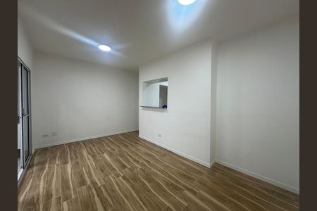Sala de apartamento para alugar com 3 quartos, 72m² em Jardim Maria Helena, Barueri