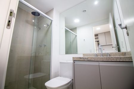 Banheiro de kitnet/studio para alugar com 1 quarto, 26m² em Santo Amaro, São Paulo