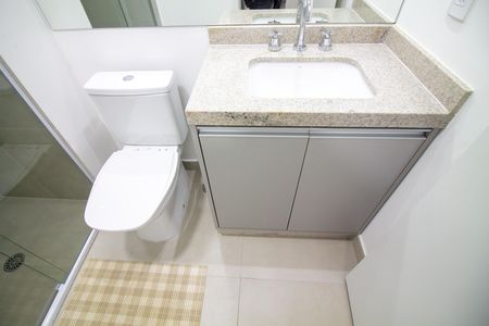 Banheiro de kitnet/studio para alugar com 1 quarto, 26m² em Santo Amaro, São Paulo