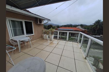 Varanda de casa à venda com 6 quartos, 371m² em Engenho do Mato, Niterói
