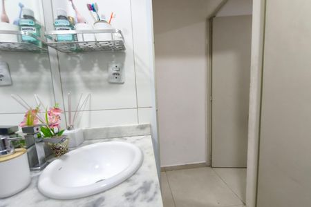 Casa à venda com 210m², 3 quartos e 2 vagasBanheiro