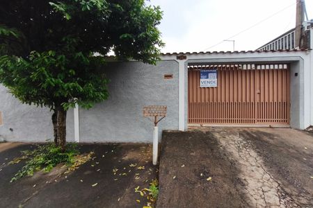 Casa à venda com 210m², 3 quartos e 2 vagasPLACA INSTALADA NA FACHADA