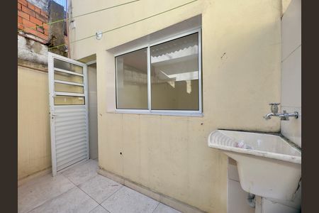 Área de Serviço de casa para alugar com 1 quarto, 35m² em Jardim das Oliveiras 2, Guarulhos