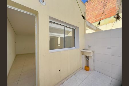Área de Serviço de casa para alugar com 1 quarto, 35m² em Jardim das Oliveiras 2, Guarulhos