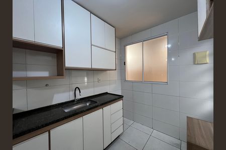 Cozinha - Armários de casa para alugar com 2 quartos, 48m² em Bom Sossego, Ribeirão das Neves