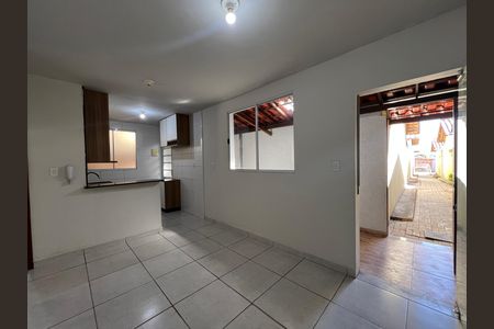 Sala de casa para alugar com 2 quartos, 48m² em Bom Sossego, Ribeirão das Neves