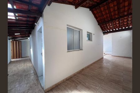Quintal de casa para alugar com 2 quartos, 48m² em Bom Sossego, Ribeirão das Neves
